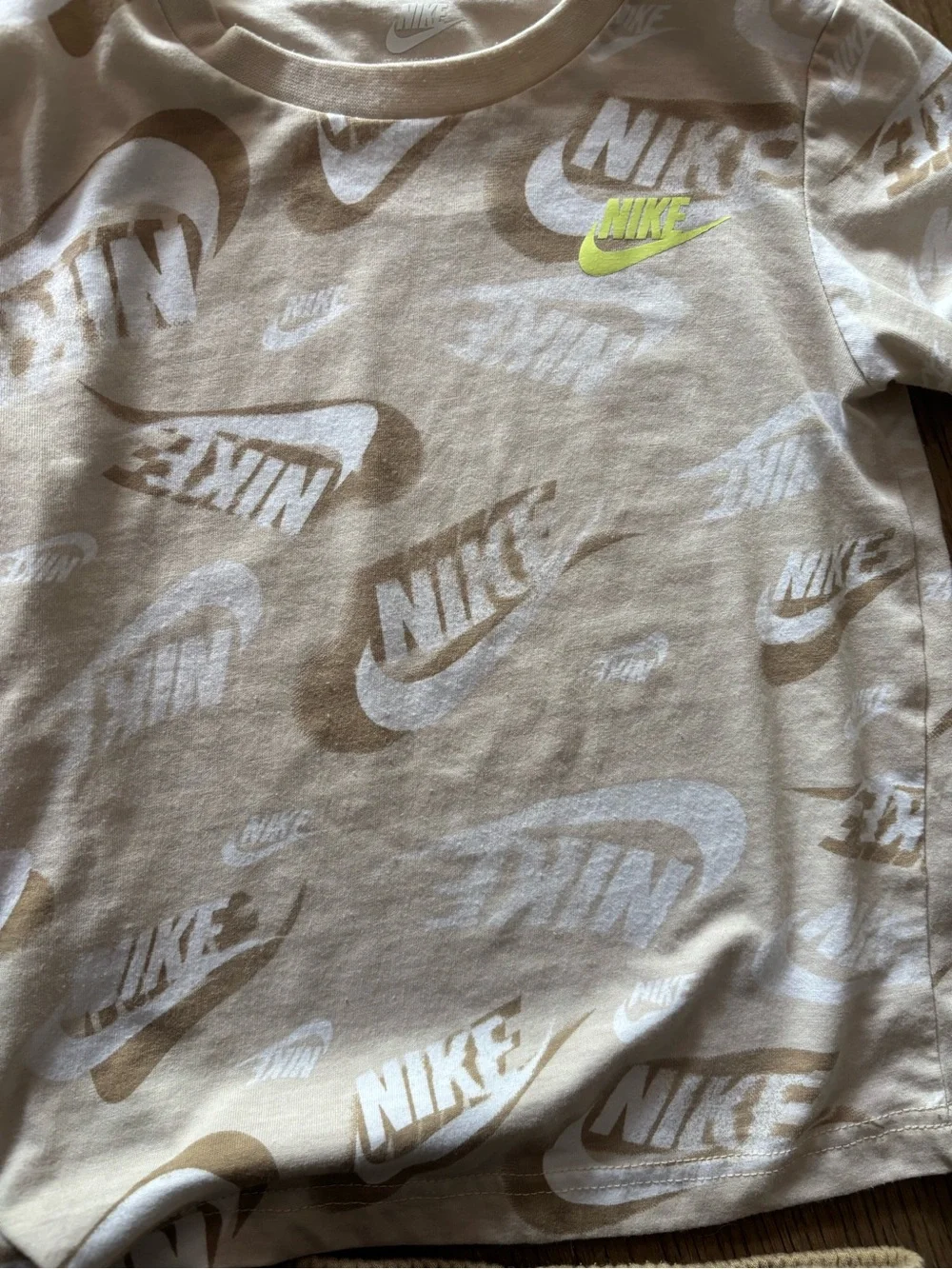 Nike Toddler Tee & Shorts Set in Beige with Neon Yellow Logos 3-4 years